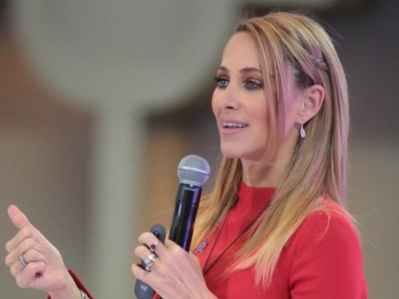 Inés Sainz revela que “brasileño top” del AC Milan intentó besarla y ella le dio golpe bajo