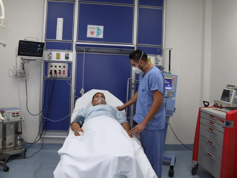 Es mejor tener hospitales llenos que rechazar a pacientes, asegura Libia en informe desde Tierra Blanca