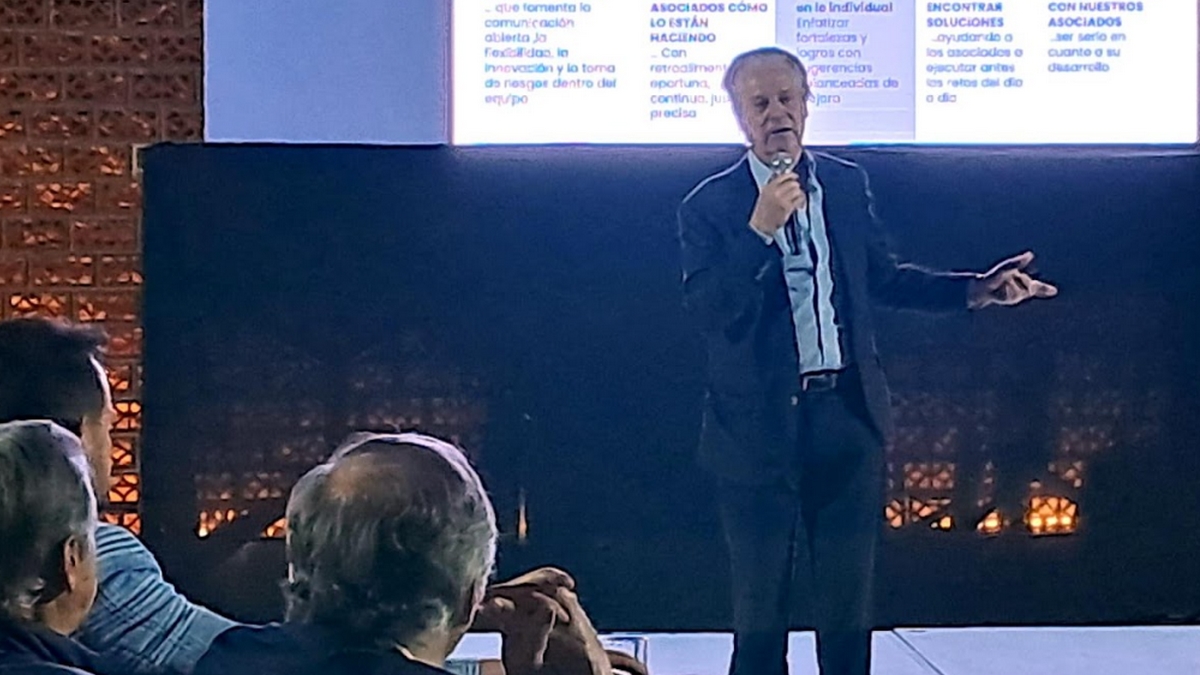 Juan Servitje Curzio, empresario destacado, miembro de la familia Servitje y sobrino del patriarca Lorenzo Servitje