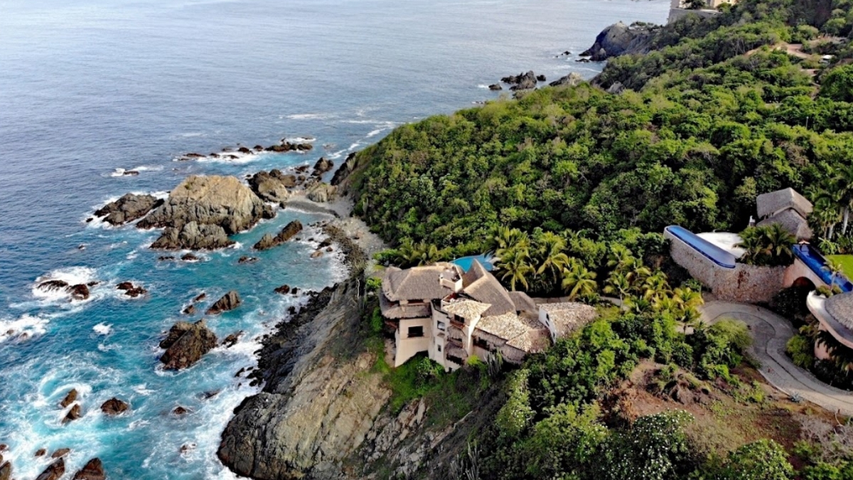 Mansión de exesposa de Emilio Lozoya