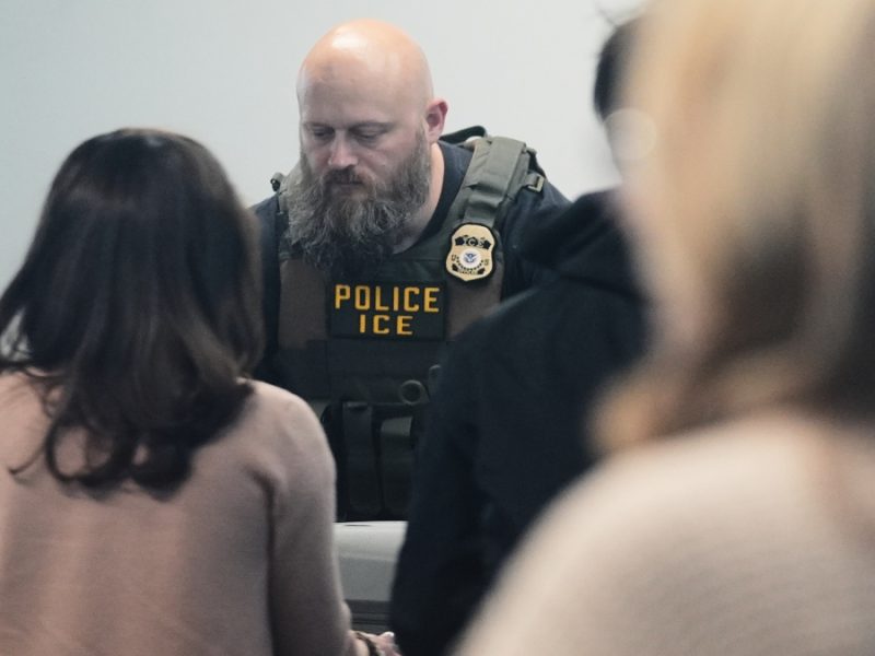 Van 13 mexicanos muertos en EU durante redadas migratorias o bajo custodia del ICE