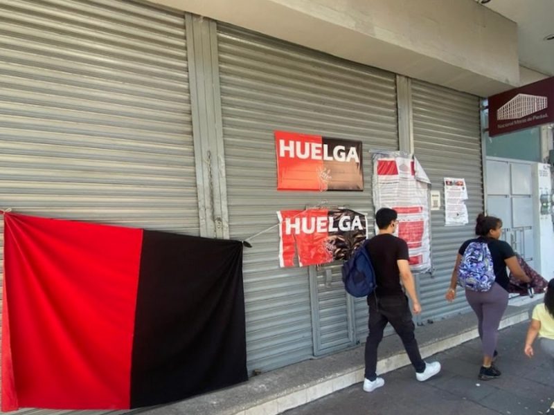 Cumple cinco meses huelga en Nacional Monte de Piedad; anuncian recurso de apelación por amparo