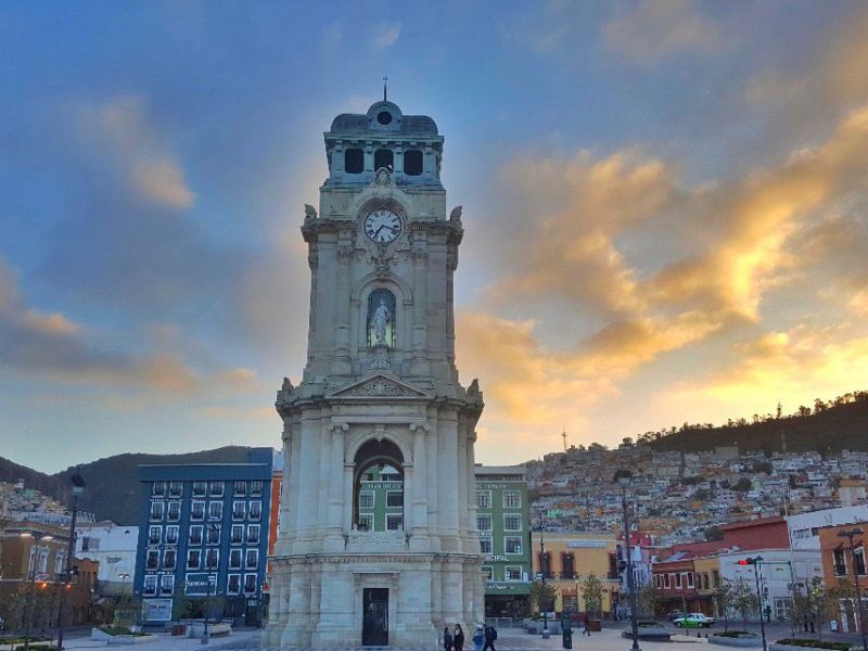Sol brillante y cabello despeinado en Pachuca; así el clima este domingo