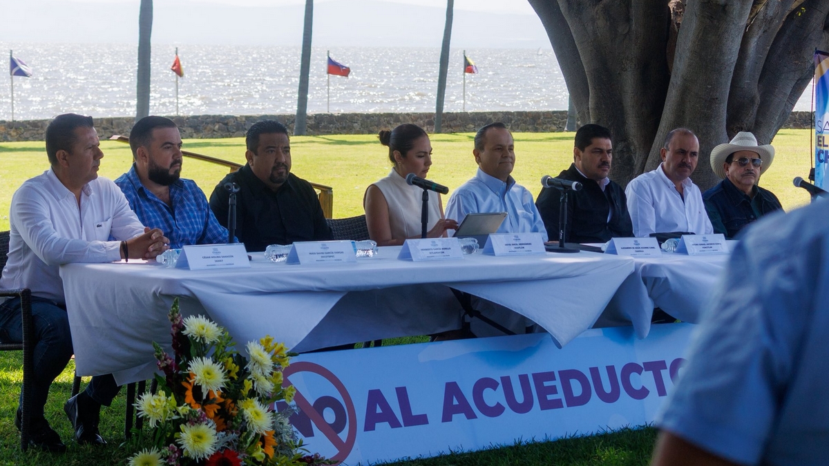 Alcaldes Ribera de Chapala contra acueducto Solís León