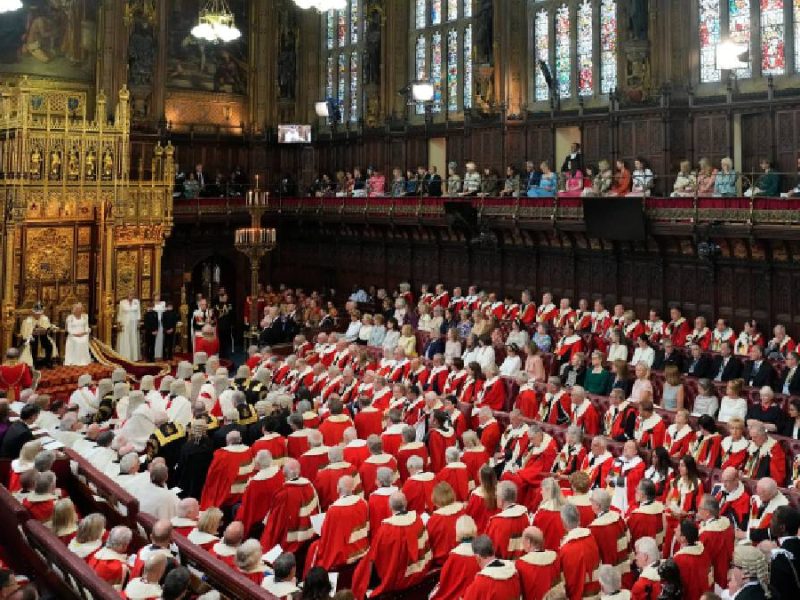 Reforma en la Cámara de los Lores: Parlamento británico expulsa a aristócratas