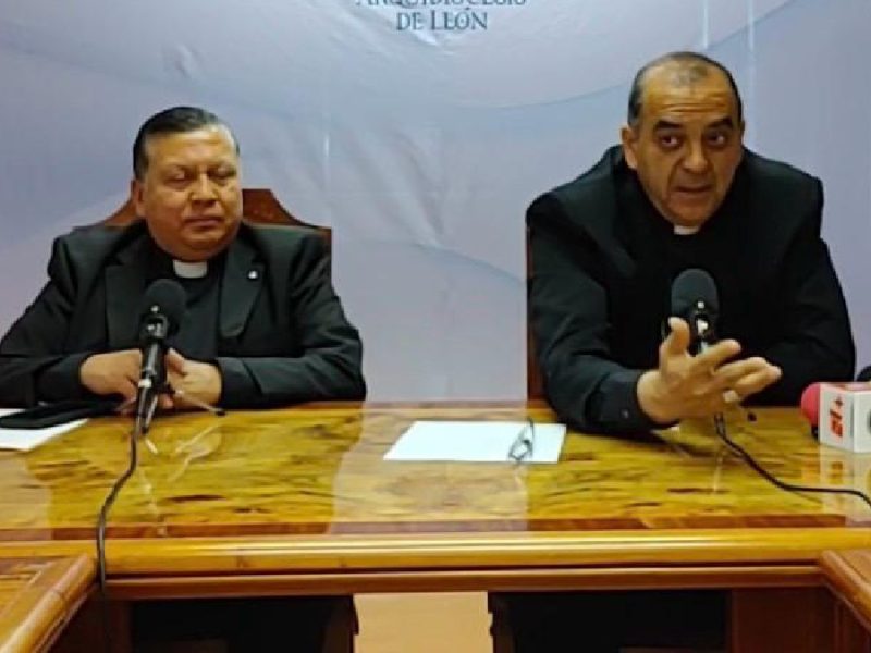 Semana Santa en León: arzobispo llama a vivirla con fe y presenta programa en Catedral