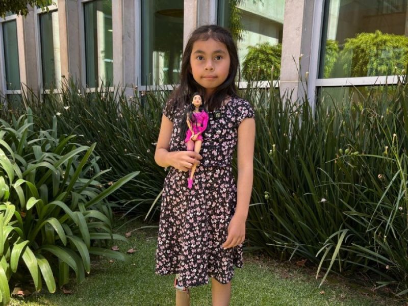 Así transforma Shriners Children’s México la vida de Mía y cientos de niños con prótesis y apoyo integral