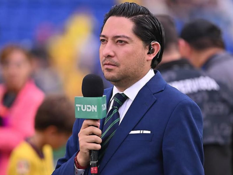 Reportan que Julio Ibáñez de TUDN está preso en Sudáfrica; en live, aparecieron hombres armados