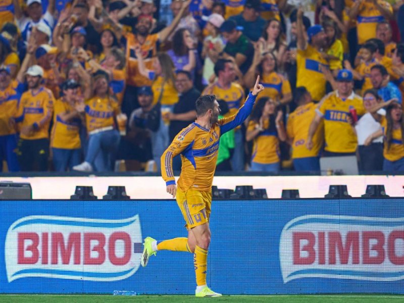 Gignac anota en tiempo de reposición y Tigres vence a Rayados en el Clásico Regio