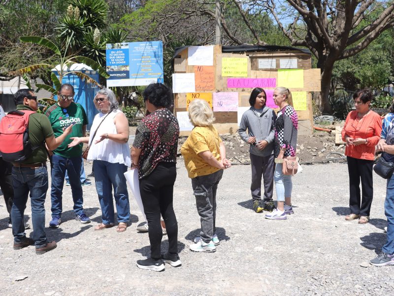 Vecinos de la col. Andrade se unen para protestar (17)