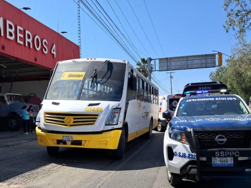 Adulto mayor fallece de aparente infarto a bordo del transporte público, en Vibar