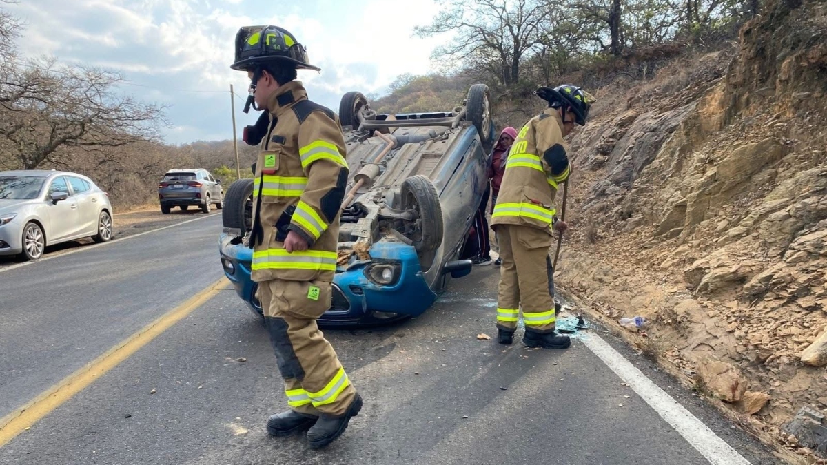 Volcadura en Los Mexicanos