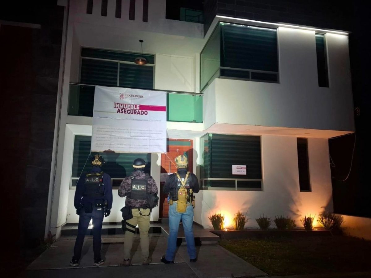 Detienen a cinco en cateo en Pachuca; uno es empleado de Pemex