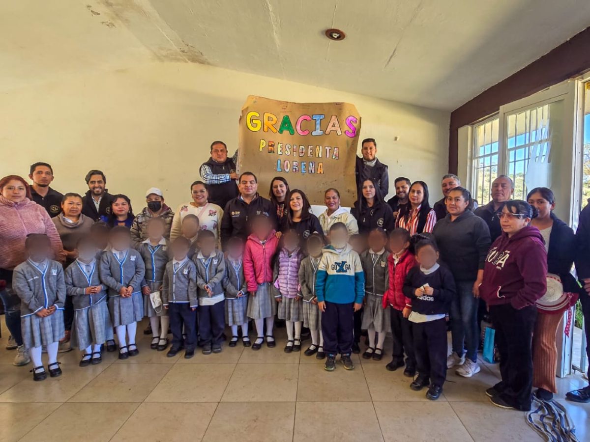 Entrega DIF Tulancingo equipamiento para comedor escolar en primaria de El Abra