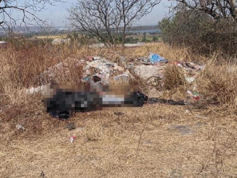 Localizan cuerpo maniatado y en bolsas en El Sabino en Apaseo el Alto