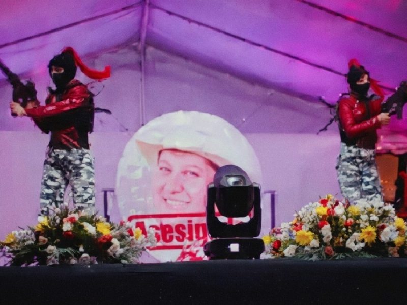 Polémica coreografía de estudiantes recrea asesinatos de alcaldes en Michoacán