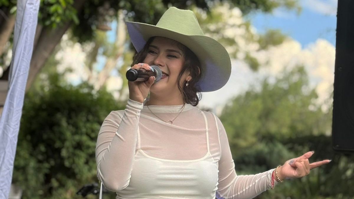 cantante Kiara