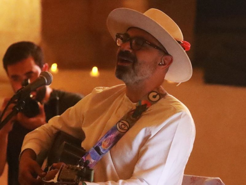 Presentan “Entre raíz y vuelo”: Una noche de meditación y música junto al músico leonés Sarmad