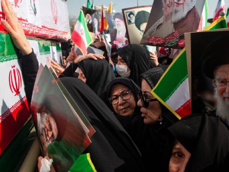 Trump busca influir en sucesión del líder supremo de Irán en plena guerra