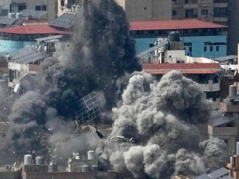 Trump descarta conversaciones sin “rendición incondicional” de Irán mientras Israel ataca Líbano