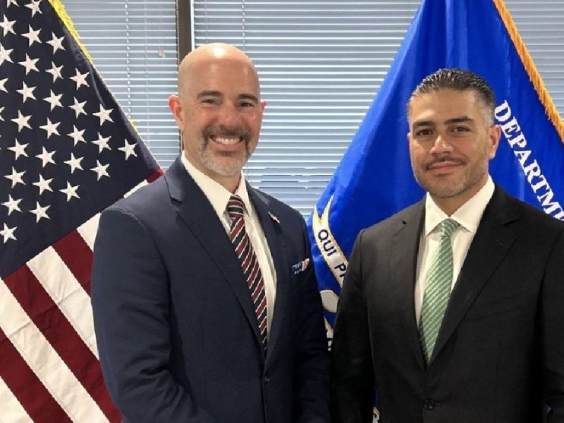 Se reúne García Harfuch con el director de la DEA, Terrance Cole