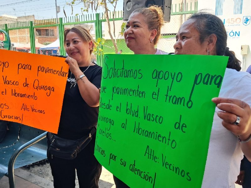 Rehabilitan espacios públicos en la colonia León I y vecinos piden atender inseguridad en bulevar Morelos