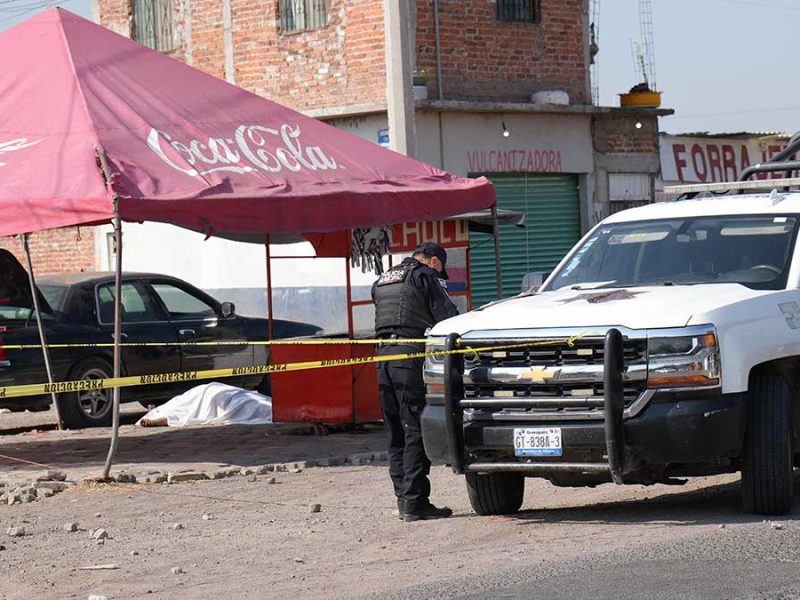Sorprenden a ‘El Cholo’: De varios balazos en la cabeza asesinan a taquero en Irapuato