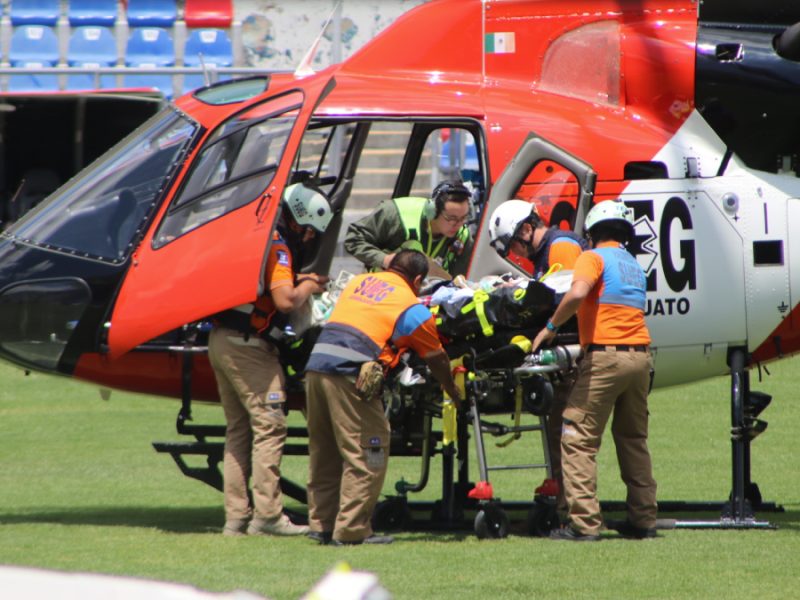 Aterrizaje de emergencia en el Sergio León Chávez: Suspenden práctica del Club Irapuato por traslado de paciente crítico