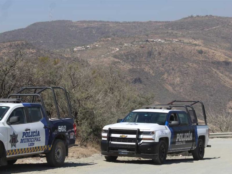 Abandonan cuerpo embolsado cerca de barranco en León