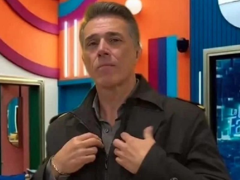 Pide Mayer volver a San Lázaro tras expulsión de reality