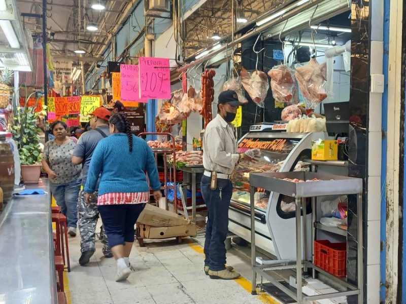 Cuaresma en el Mercado Hidalgo: Entre el desplome de la carne y la amenaza de escasez de pescado
