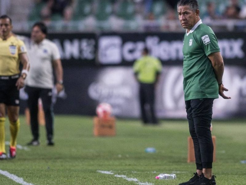 Ignacio Ambriz en el Club León: Un amargo regreso a la Fiera marcado por la crisis de resultados