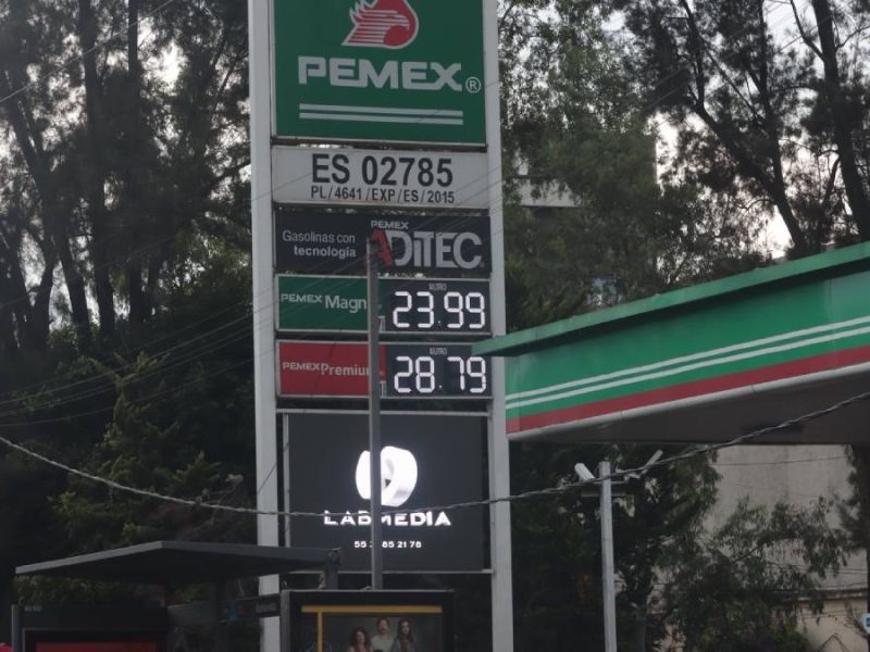 Gasolineros aceptan tope voluntario al precio del diésel en 28.50 pesos