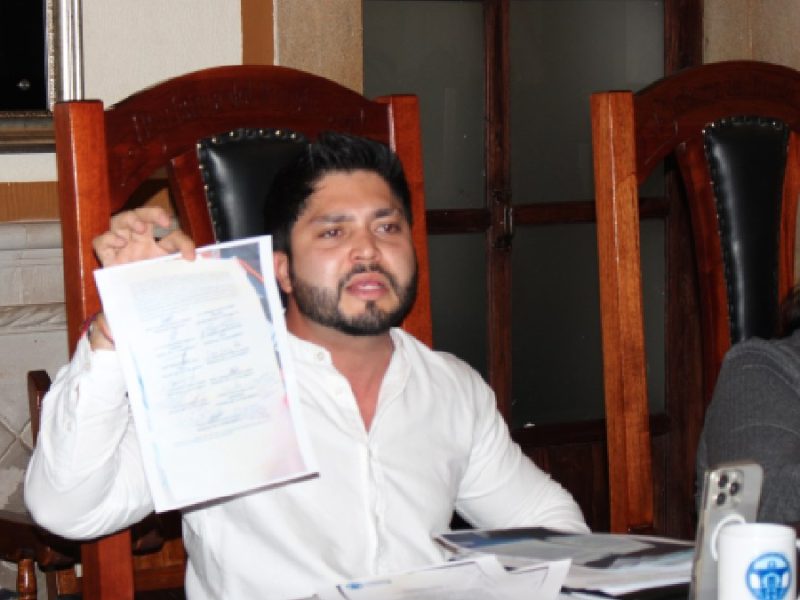 Denuncia regidor de Purísima firmar acta de sesión en la que no estuvo y bajo amenazas