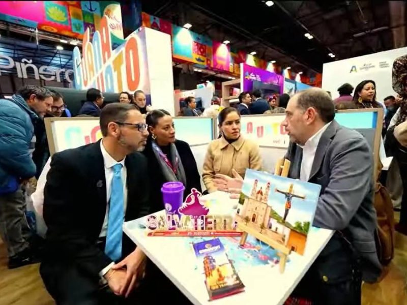 Municipios de Guanajuato derrochan en la FITUR 2026 sin agenda ni planes de turismo