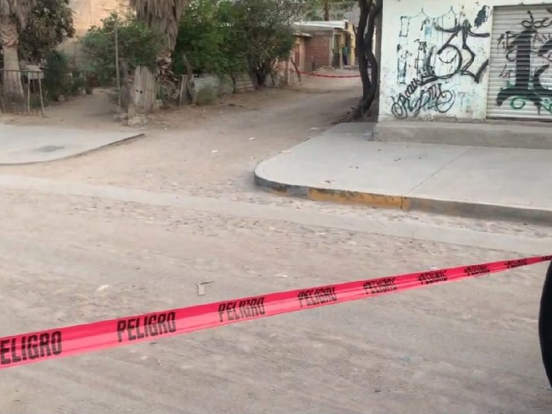 Atacan a hombre con arma de grueso calibre en calle de Silao