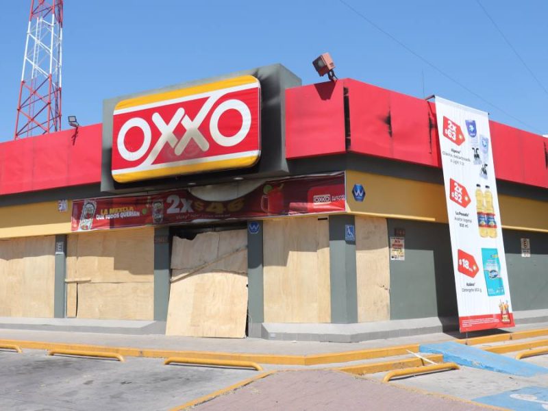 A una semana del caos, tiendas Oxxo en Guanajuato siguen cerradas y con tablones