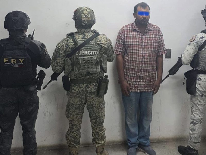 Detienen a hombre con droga y dinero en efectivo en Yuriria