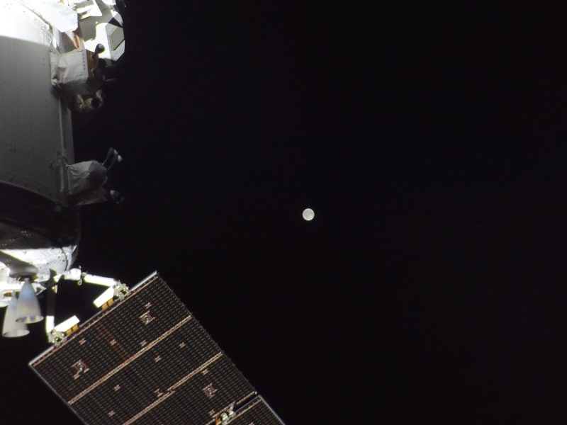 A punto de llegar Artemis II: NASA alista preparativos para el sobrevuelo lunar