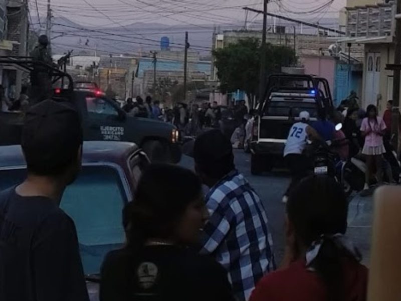 Frente a sus vecinos, asesinan a hombre de varios balazos en La Loma, Valle de Santiago