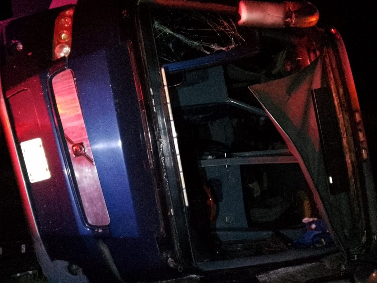 Autobús vuelca en San Luis de la Paz y deja 20 personas lesionadas que iban a Victoria