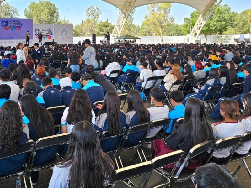 ¿Tienes hijos en primaria o secundaria? León abre inscripción para beca de $4 mil