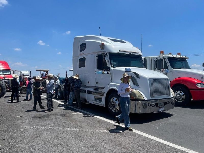 Transportistas marcharán a baja velocidad en carreteras de Guanajuato este lunes