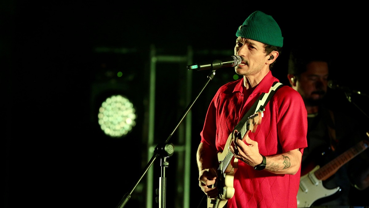 Caloncho cantando en el Teatro Manuel Doblado de León 04