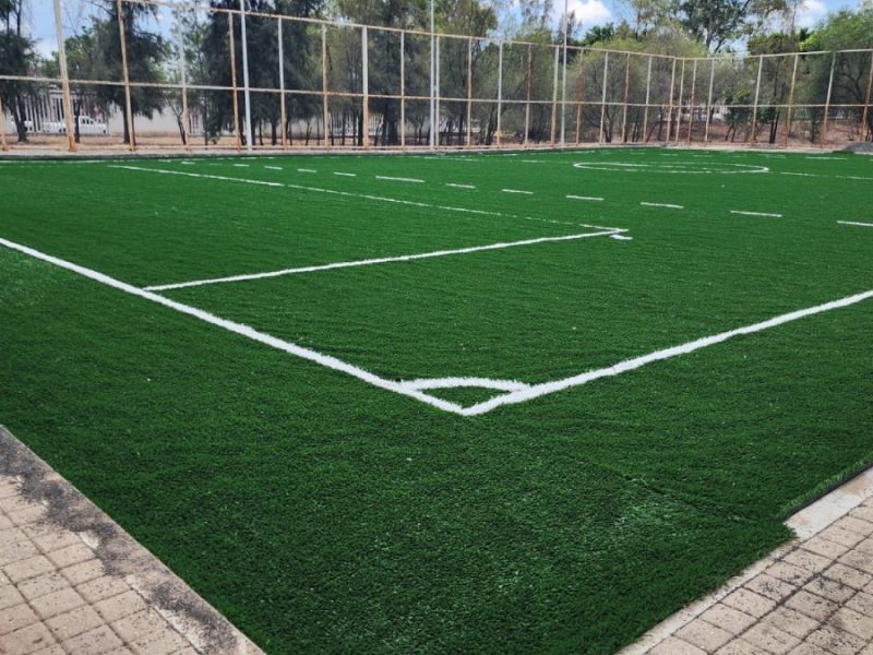 Avanza construcción de canchas de Futbol 5 en la Deportiva Norte de Irapuato