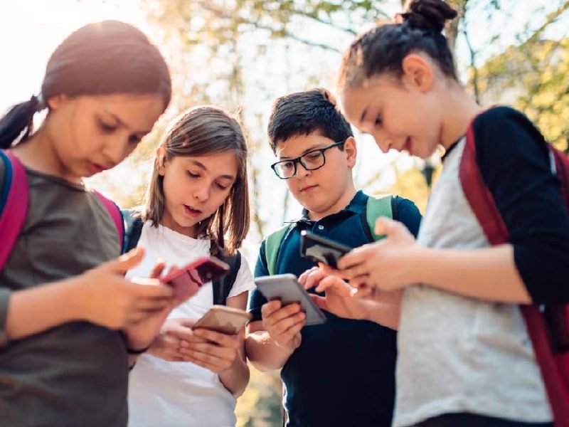 ¿Adiós al celular en clases? Guanajuato alista regulación escolar