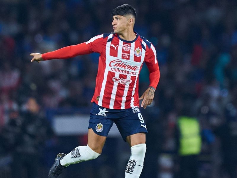 Chivas anuncia que Alan Pulido no es más jugador del Rebaño Sagrado