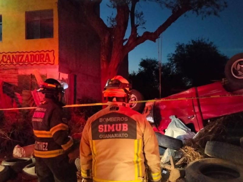 Trágica volcadura en puente Nochebuena dejó un hombre muerto en Guanajuato capital
