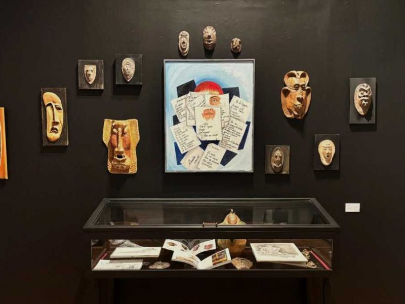 Elba Hernández presenta “Bestiario onírico” en el MIQ: Un viaje retrospectivo del lienzo al barro