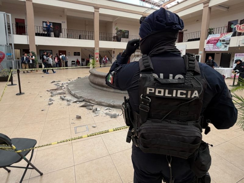 Era enviado de Dios contra la corrupción, dijo detenido que destrozó fuente de alcaldía de Celaya